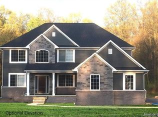 2755 W Wattles Rd, Troy, MI 48098