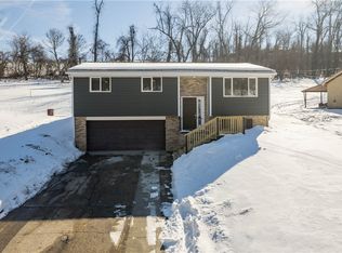 260 Twin Bridges Rd, Charleroi, PA 15022