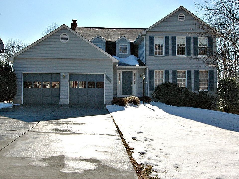 Beautiful Home on Columbia Out Parcel!
