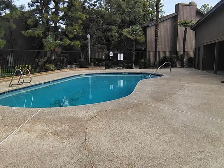 1943 Preston Way — Photo 2