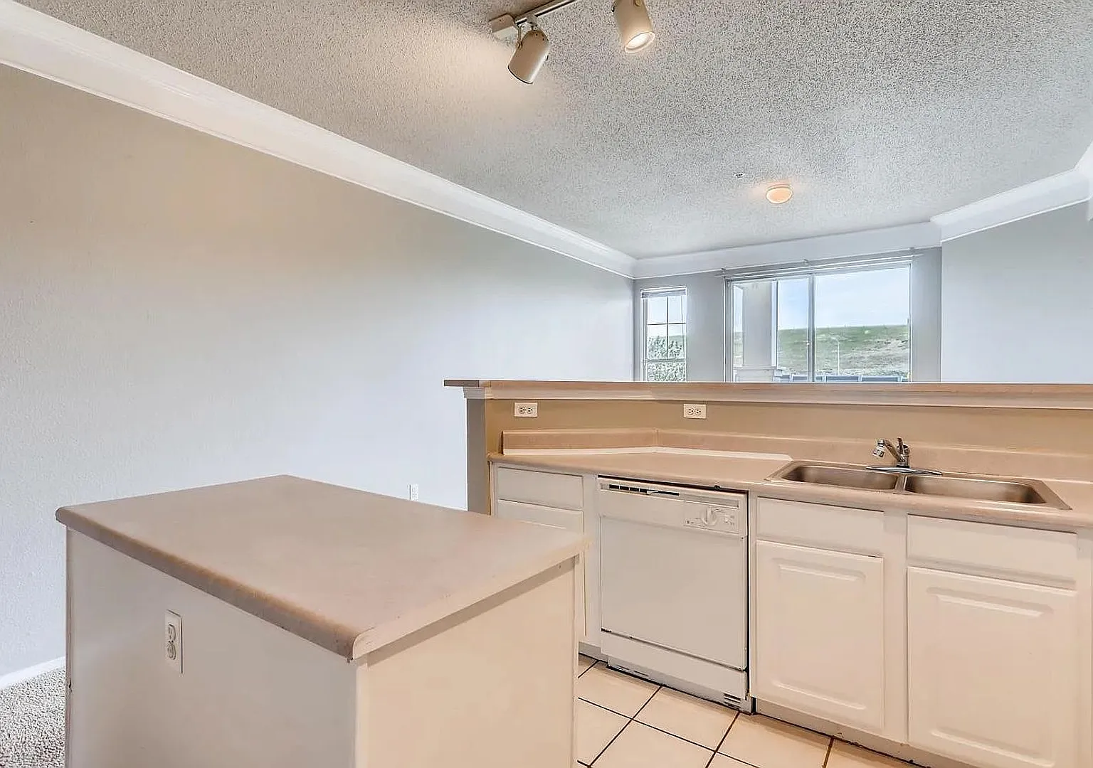 Spacious 2-Bedroom, 2-Bath Condo with Community Gym in Superior — Photo 4