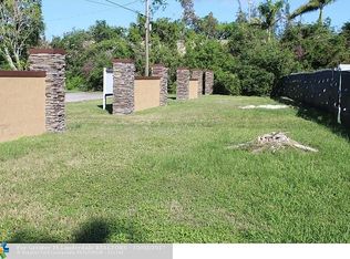 5680 Pinetree Rd, Pompano Beach, FL 33067