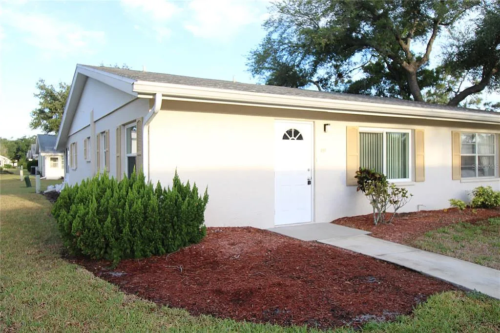 2 bed, 2.0 bath, 984 sqft, $1,650 — Photo 2
