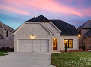 8163 Fairview Rd, Charlotte, NC 28226