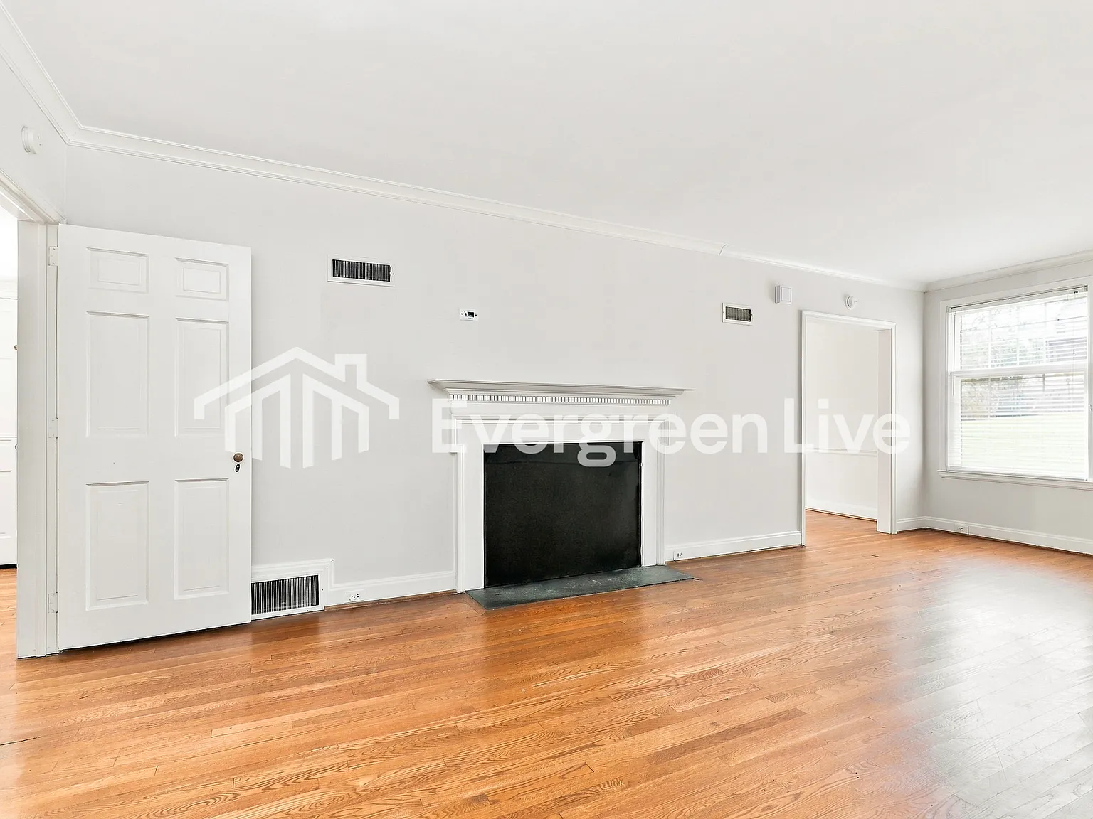 3 bed, 2.0 bath, 1916 sqft, $1,545 — Photo 4