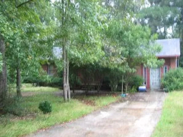 1241 Green Acres Dr, Union Point, GA 30669