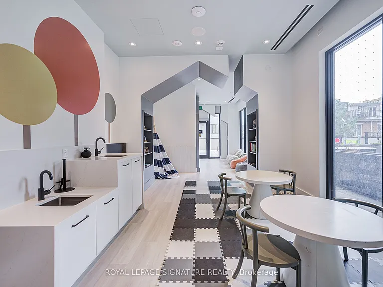 1182 King St W #201 — Photo 32