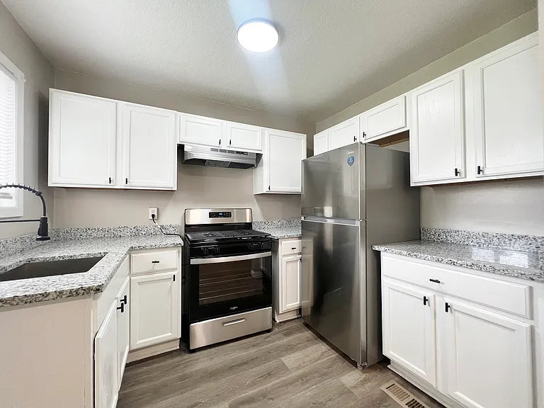 Woodview Townhomes — Photo 18