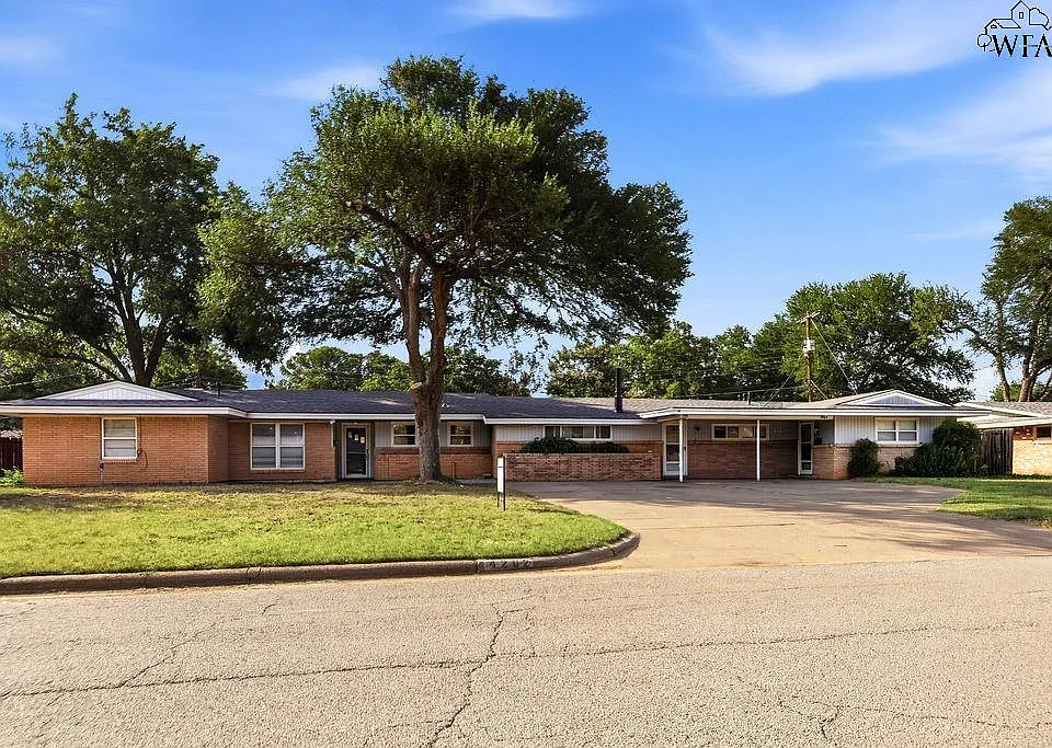 4202 Meadowbrook Dr