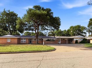 4202 Meadowbrook Dr, Wichita Falls, TX 76308