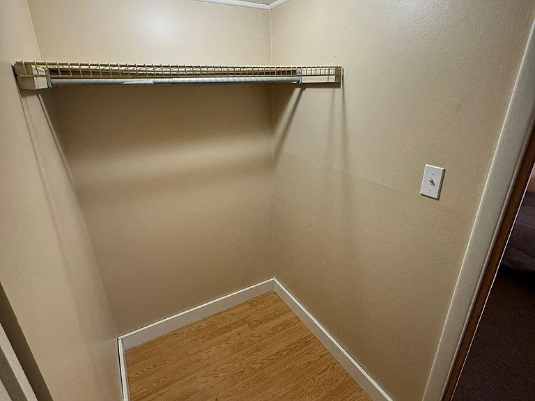 727 N Alvord St #BASEMENT — Photo 18