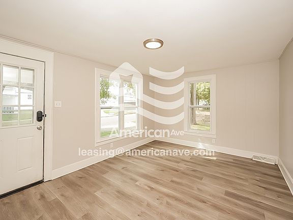 971616_001_living_room_2.jpg