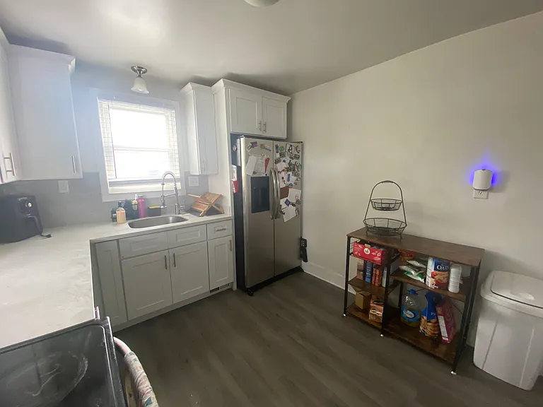 Kitchen Photo #2