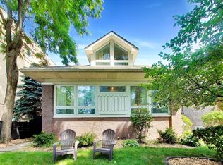 2012 W Estes Ave, Chicago, IL 60645