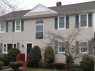 93 Old Fall River Rd, Swansea, MA 02777