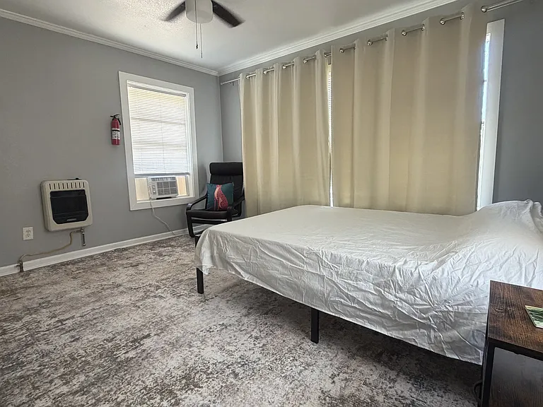 1633 Washington Ave #D — Photo 12
