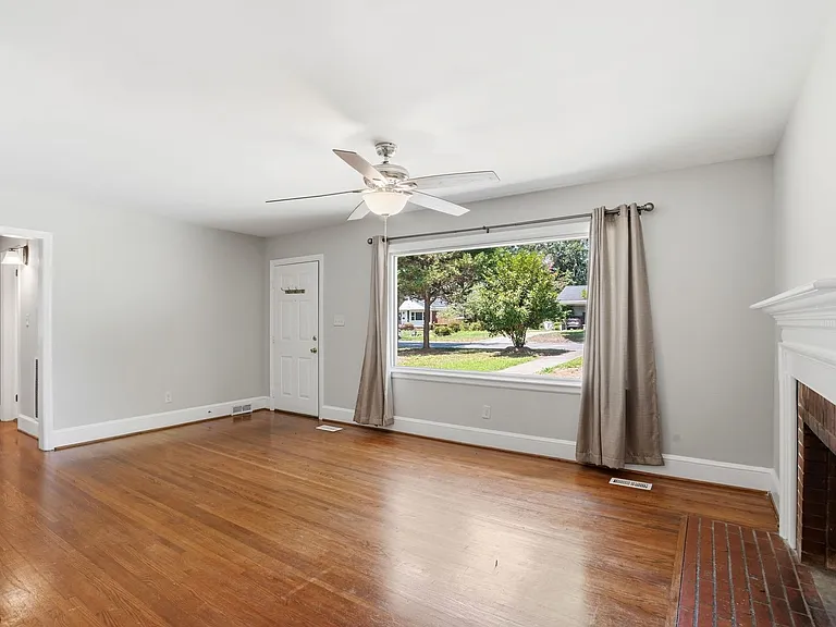 1230 Roanoke Ave — Photo 10