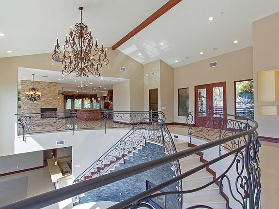 3rd image of 18 Sage Ln