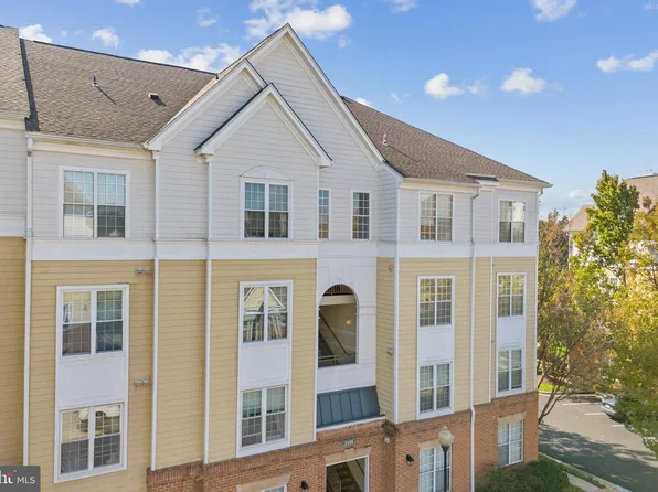 2105 Highcourt Ln Suite 303, Herndon, VA 20170