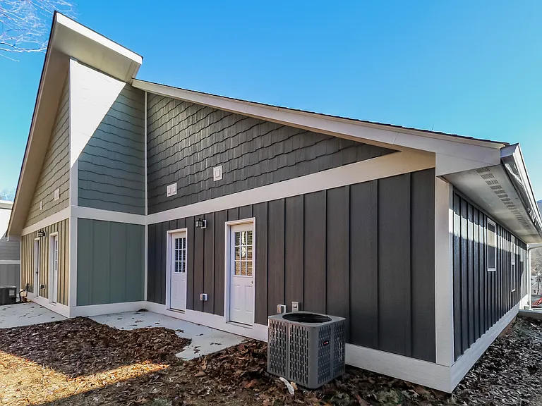 440 Little Sycamore Ln — Photo 15