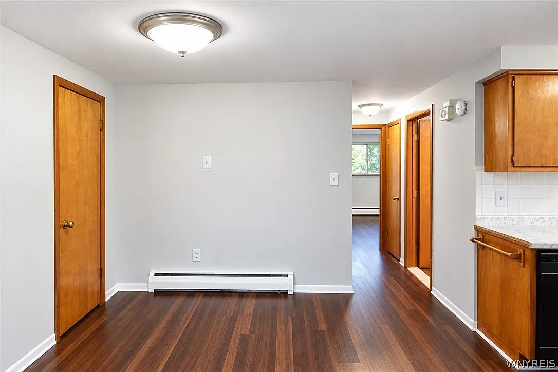 2 bed, 1.0 bath, 1230 sqft, $1,200 — Photo 4
