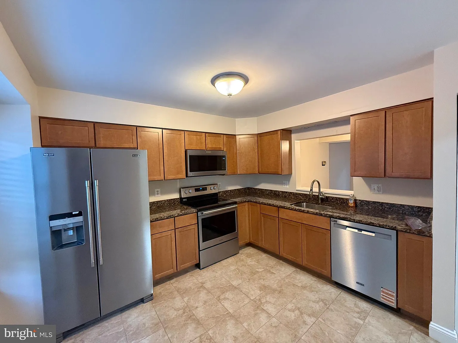 4 bed, 4.0 bath, 1624 sqft, $2,800 — Photo 4