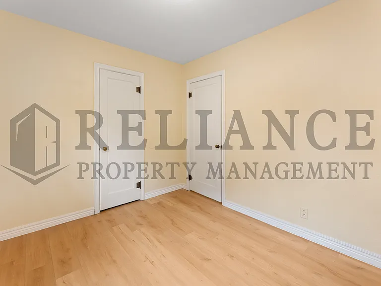 1022 S Yale St — Photo 11