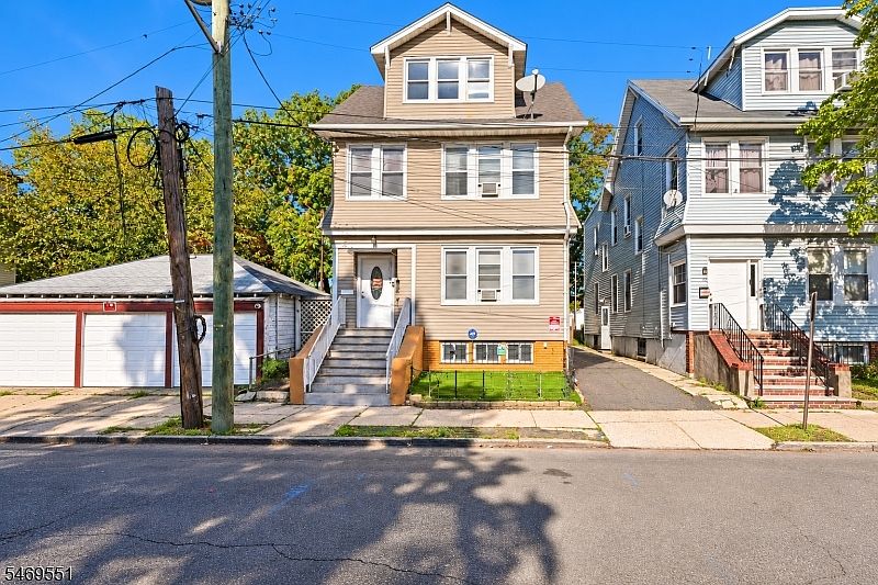 1st image of 76 W Grove Ter