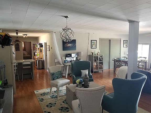 5th image of 137 Snyder Dr