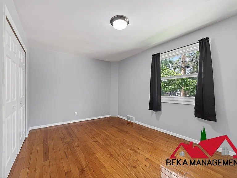 2264 Delton Ct — Photo 5