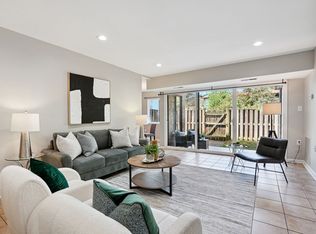 2842 Dover Ln APT 103, Falls Church, VA 22042
