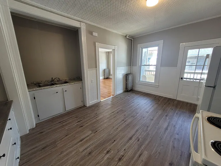 51 Ash St #1 — Photo 2