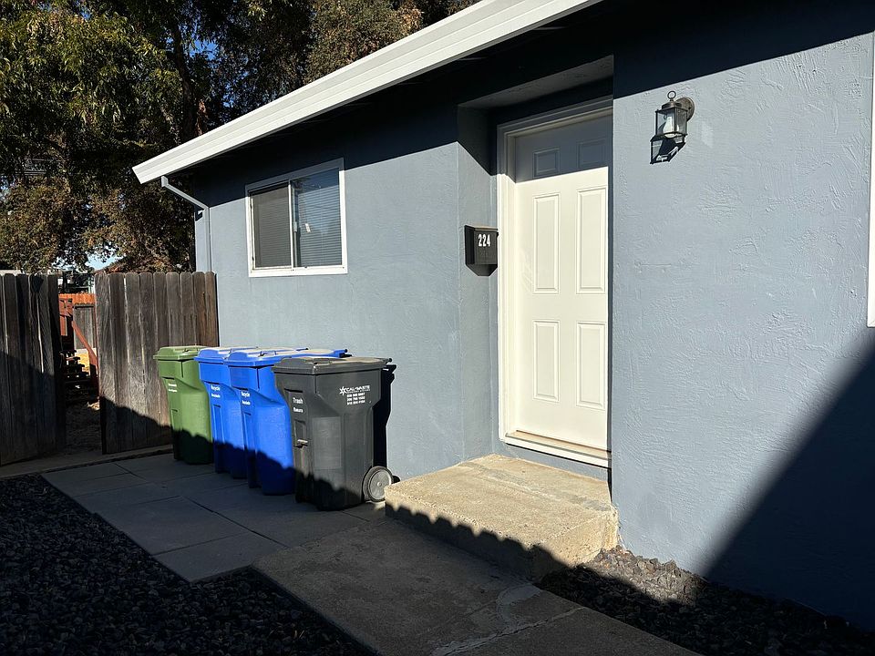1st image of 224 3rd St