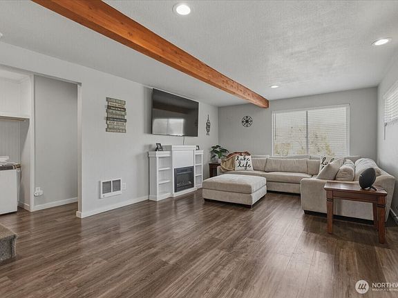 2nd image of 328 Sunny Drive