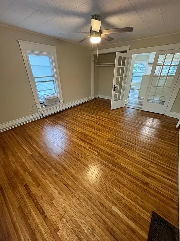 Studio, 550 sqft, $1,050 — Photo 4