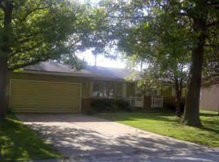 215 Rayjon Dr, Oreana, IL