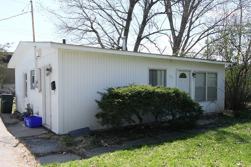 1st image of 311 Douglass Ct