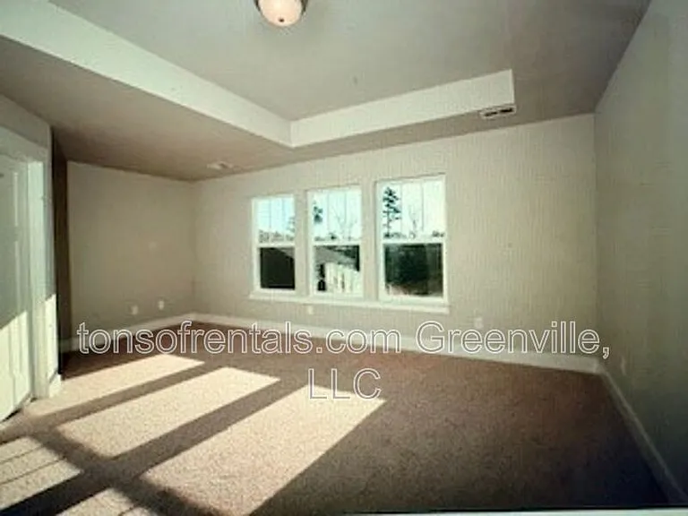 437 Pangel Ln — Photo 7