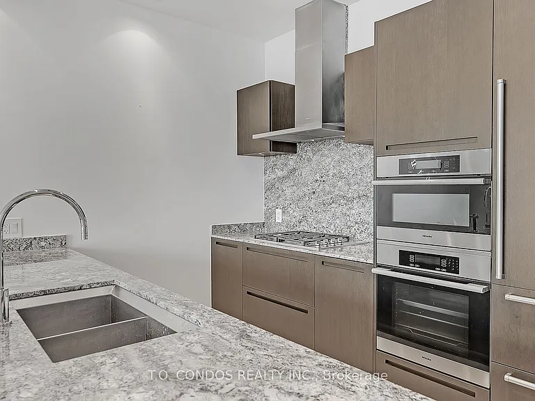 180 University Ave #5807 — Photo 8