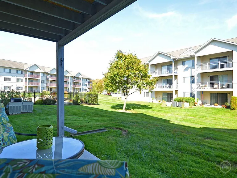 Valley Stream Village Apartments — Photo 3