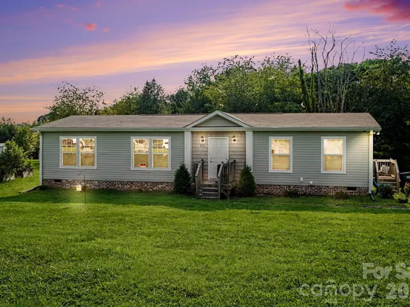 115 Greenmont Dr, Stony Point, NC 28678