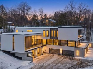 1 Delong Dr, Ottawa, ON K1J7E7