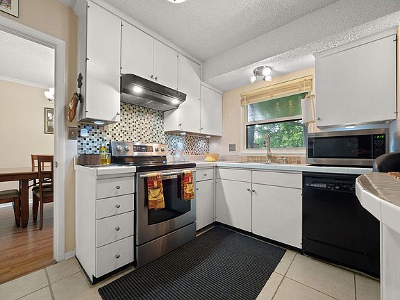 5th image of 2203 Appaloosa St