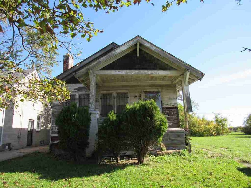 12802 Freeland