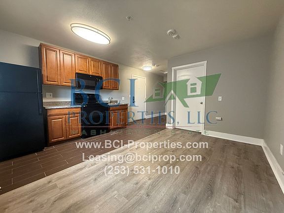 2nd image of 8740 S Hosmer St #Hagen8740-350
