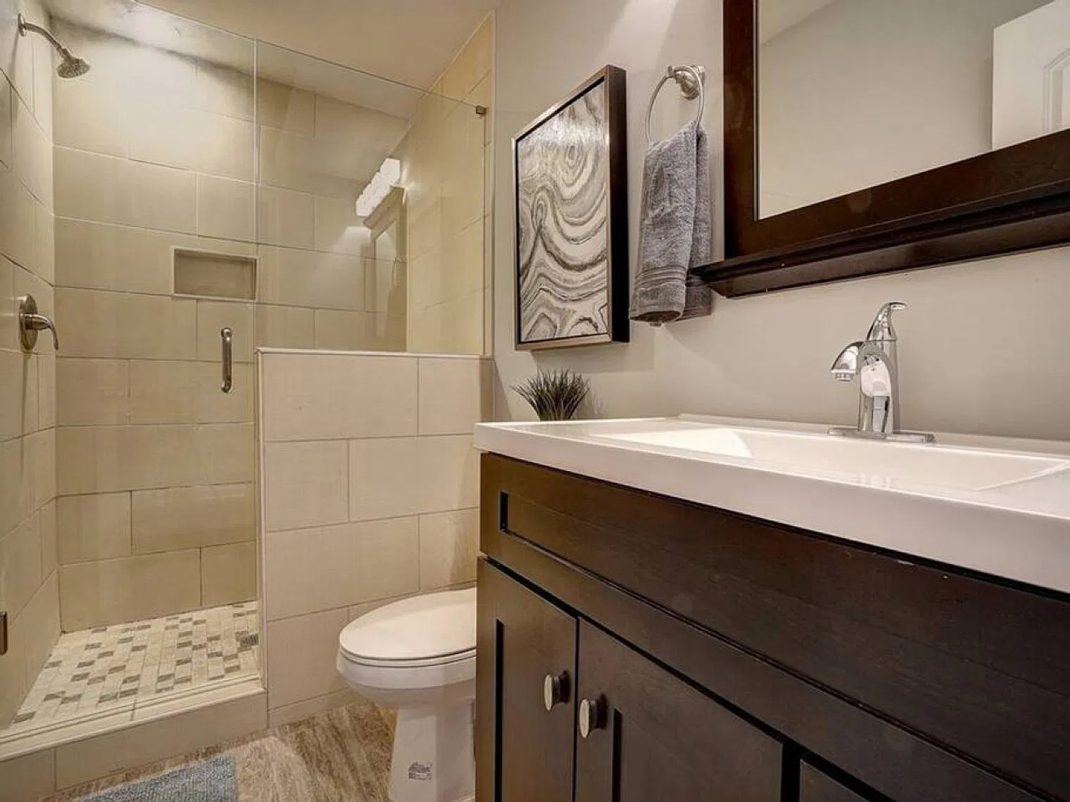 2 bed, 1.0 bath, 1431 sqft, $2,159 — Photo 4