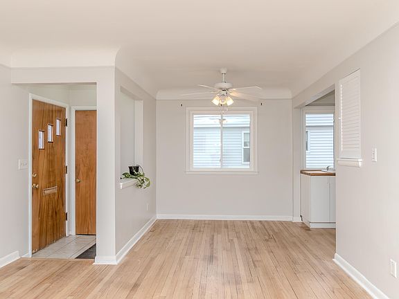 4th image of 809 Loyola Dr