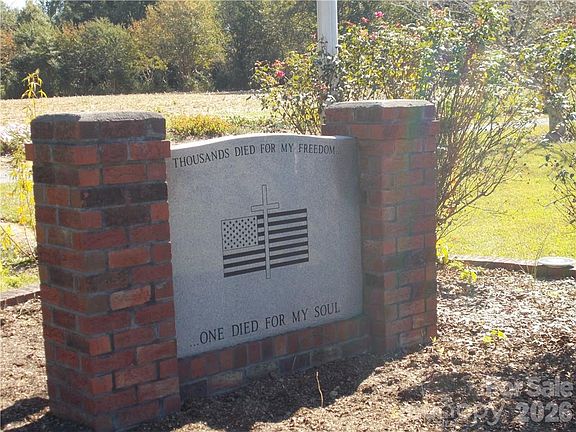 5th image of 109 Brief Rd W