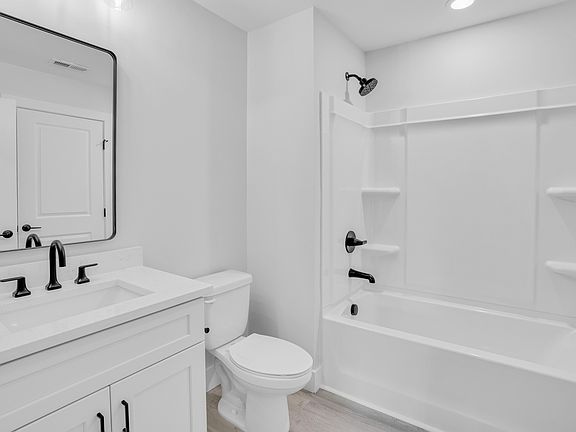 5th image of 523 S Cedar Ave #523