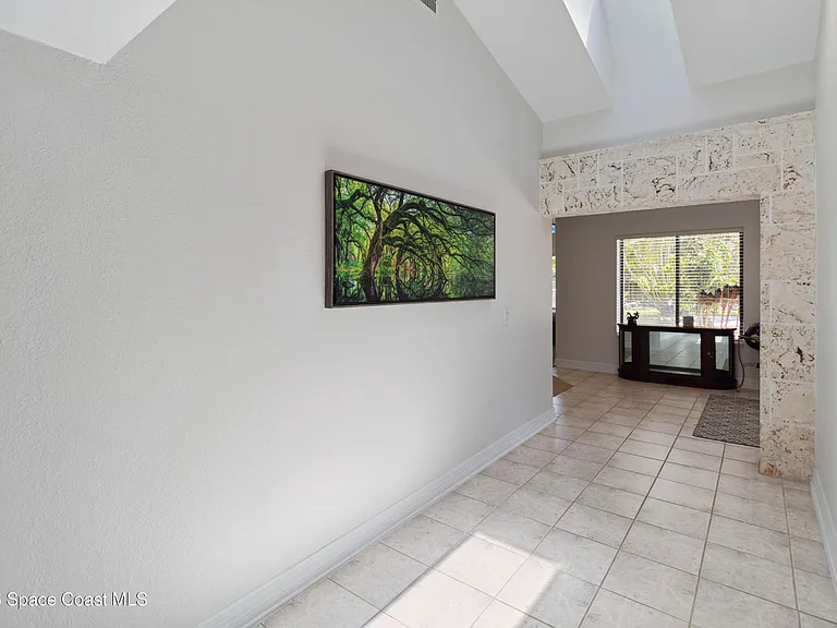 1201 S Shannon Ave — Photo 27